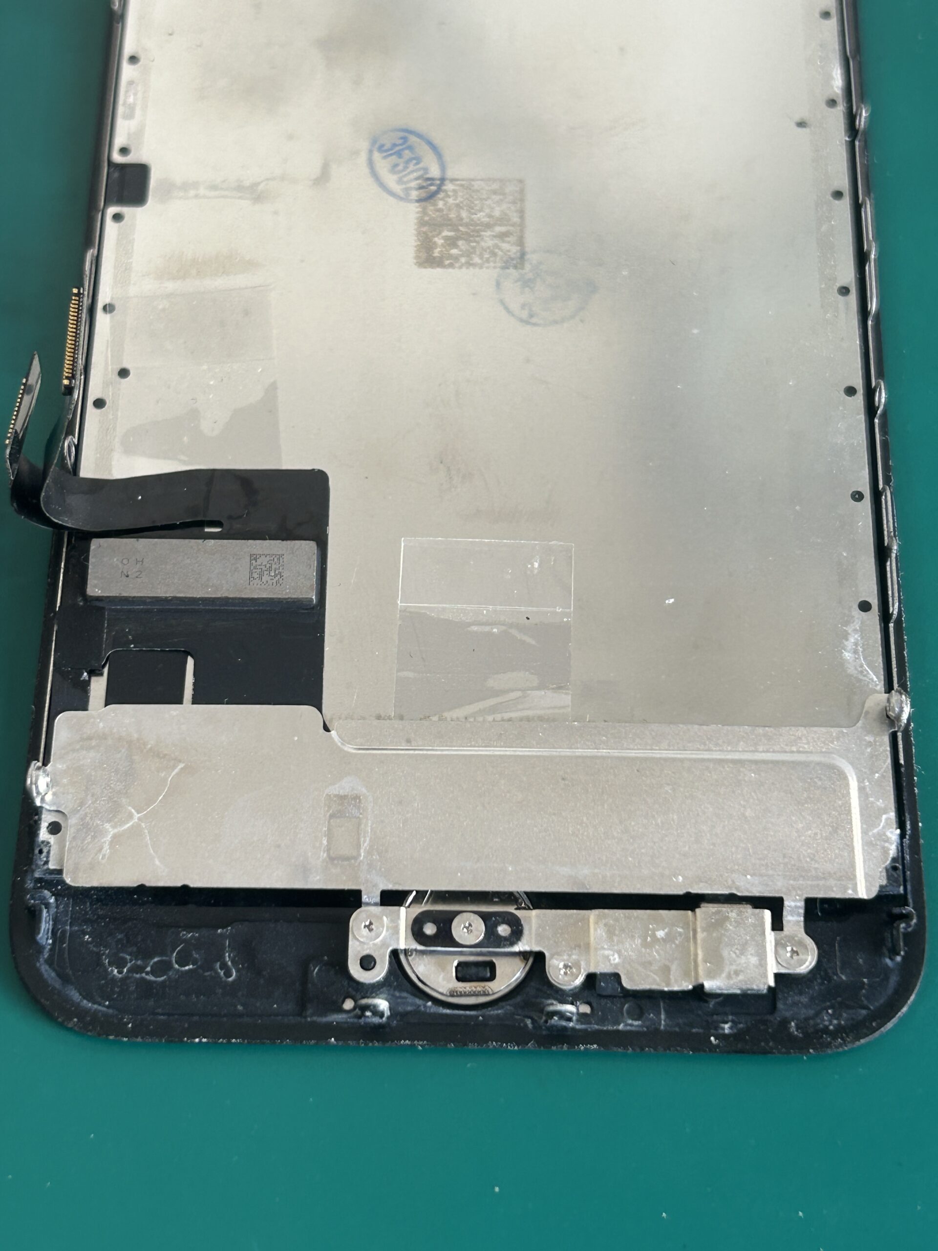 iPhone SE3 フロントパネル交換