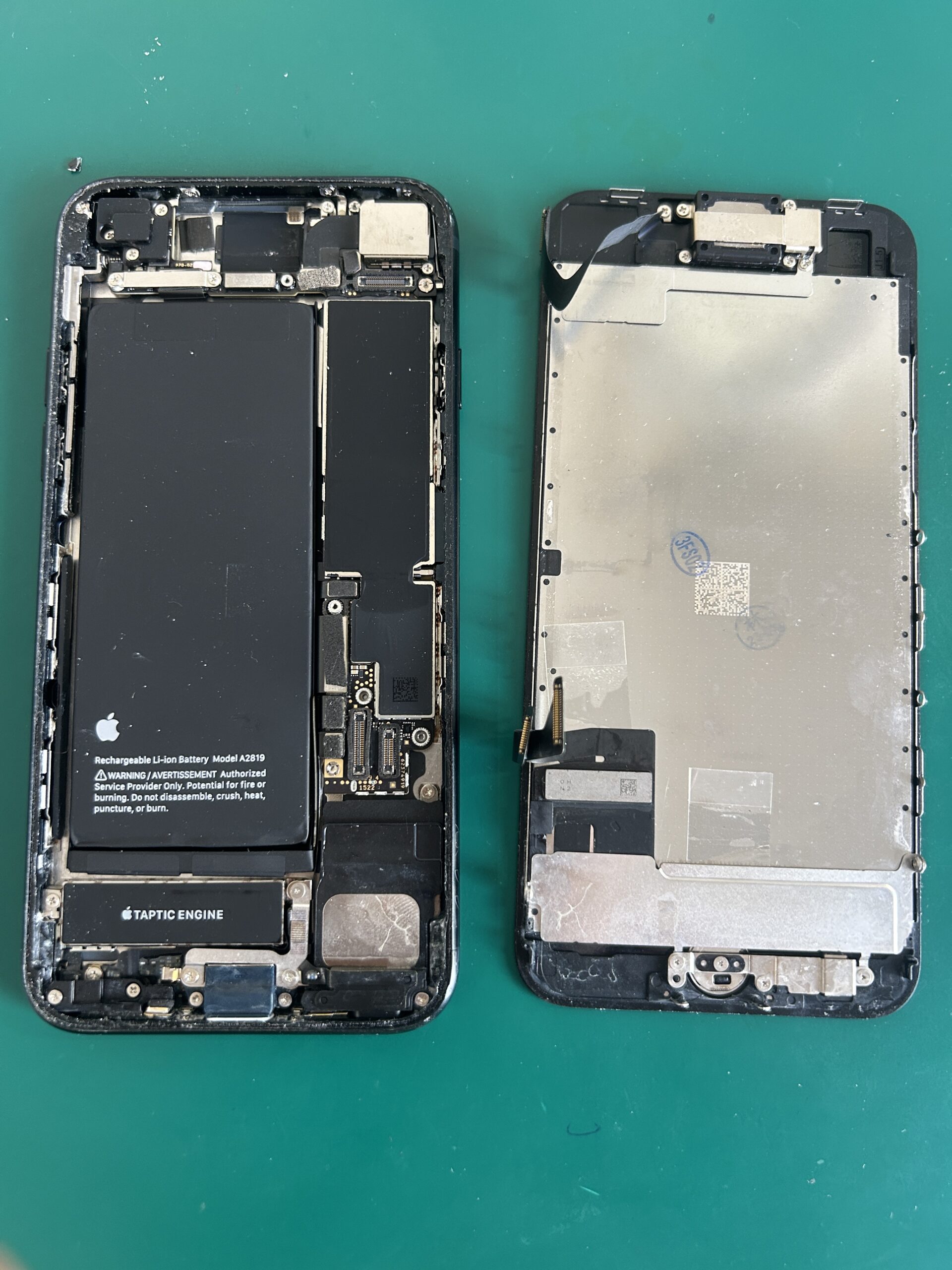 iPhone SE3 フロントパネル交換